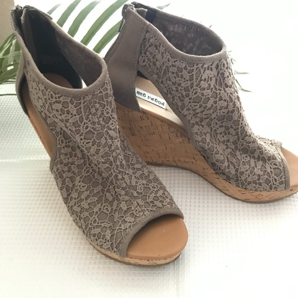 Size 8 - Beige Fabric Wedges
